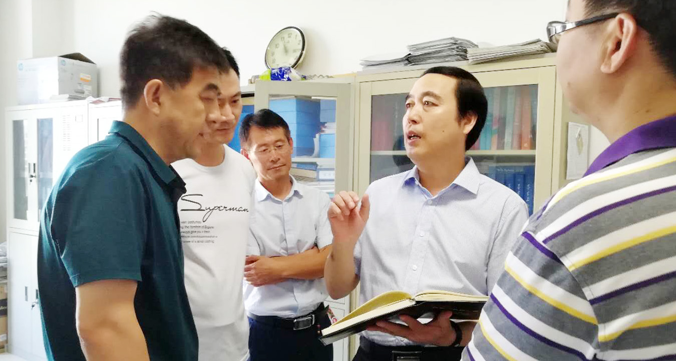 8月21日,市委常委,市纪委书记,市监委主任刘新宏就整改"回头看"工作和